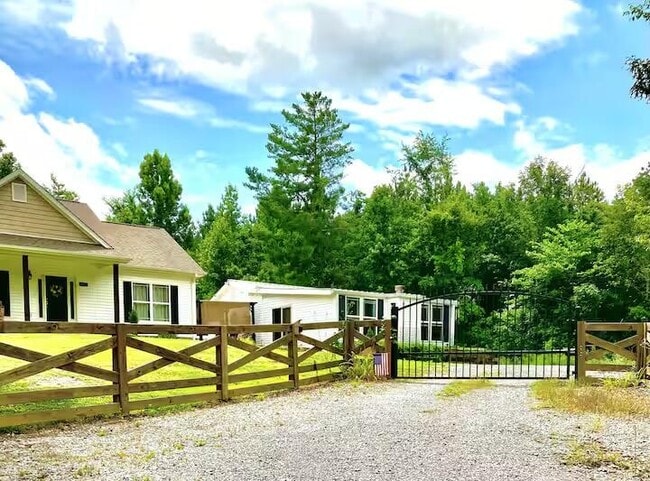 property at 3079 S Lee Hwy