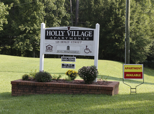 Holly Village Apartments in Buchanan, GA - Building Photo - Building Photo