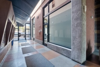 777 6th Ave, Unit 209 in San Diego, CA - Foto de edificio - Building Photo