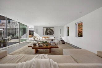 28 Beach Ln in Wainscott, NY - Building Photo - Building Photo