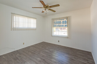 15301-15315 Woodruff Pl in Bellflower, CA - Building Photo - Interior Photo