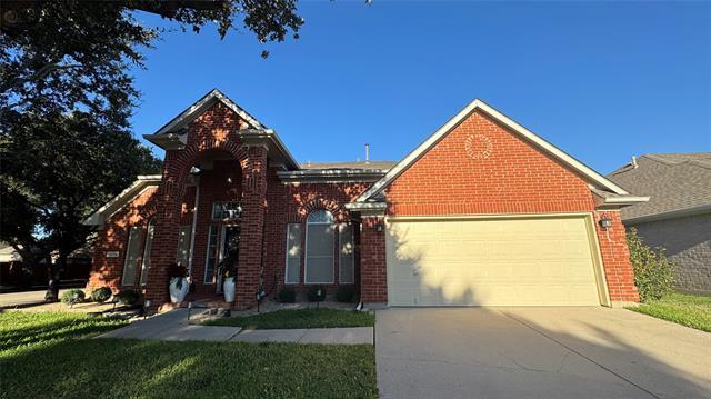 10116 Staubach Dr in Irving, TX - Building Photo