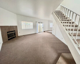 179 Courtyard Dr in Port Hueneme, CA - Building Photo - Building Photo
