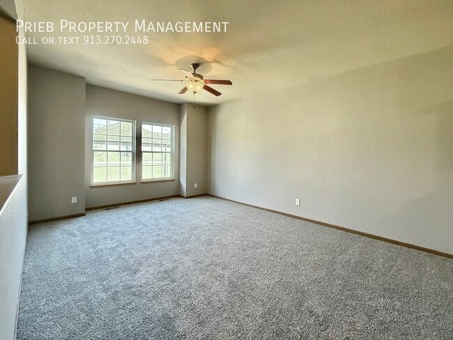 805 S Woodson Ct in Gardner, KS - Foto de edificio - Building Photo