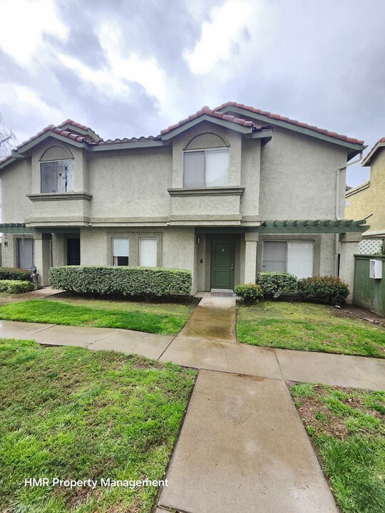 8325 Spring Desert Pl in Rancho Cucamonga, CA - Building Photo