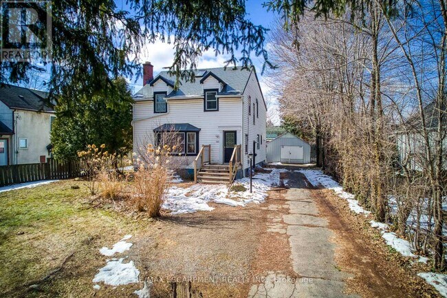 142 Ewen Rd in Hamilton, ON - Building Photo - Building Photo