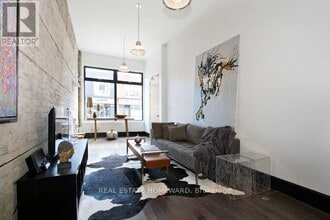 726 Gerrard St E in Toronto, ON - Building Photo - Building Photo
