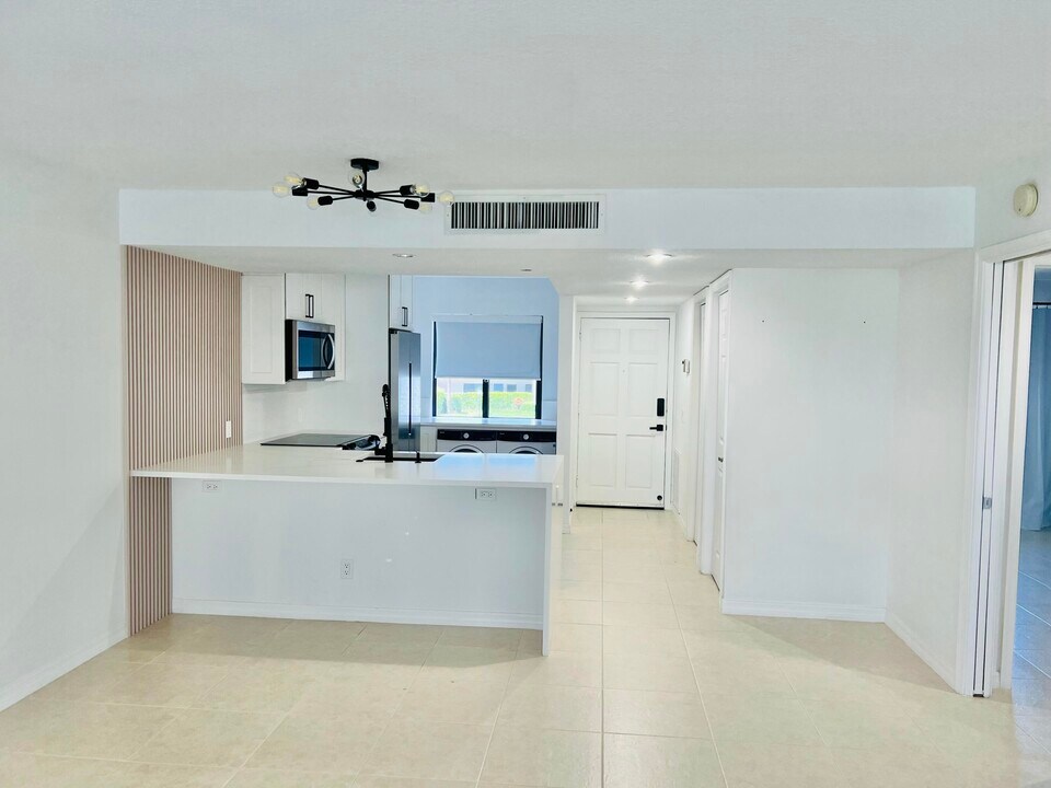 4236 Deste Ct in Greenacres, FL - Building Photo