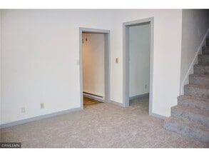 215-212 12th Ave N in St. Cloud, MN - Foto de edificio - Building Photo