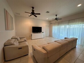210 SW 4th St in Dania Beach, FL - Building Photo - Building Photo