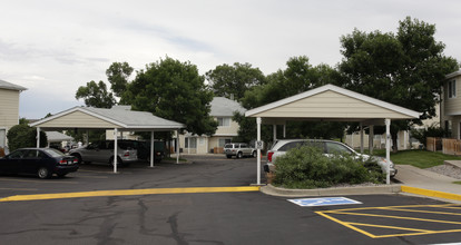 Foothills Green in Lakewood, CO - Building Photo - Building Photo