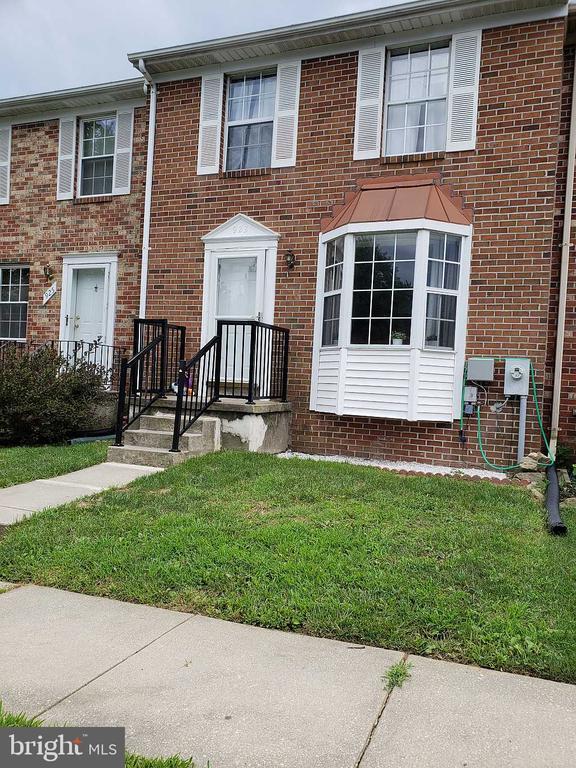 property at 923 Pentwood Ct