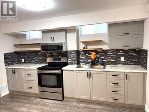 103 Country Ln in Barrie, ON - Building Photo - Building Photo
