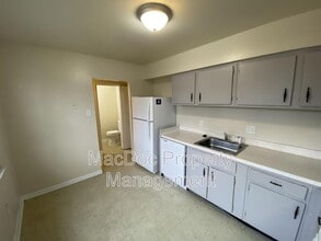 1000 James Madison Cir in Fredericksburg, VA - Building Photo - Building Photo