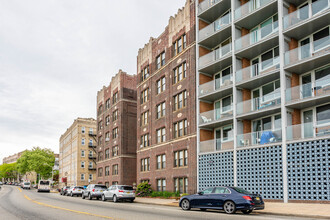 The Regency in Weehawken, NJ - Building Photo - Building Photo