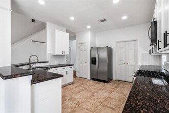 9801 Sunnycoast Ln in Pearland, TX - Building Photo - Building Photo
