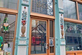 951 Liberty Ave, Unit 2C in Pittsburgh, PA - Building Photo - Building Photo