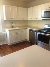 24 Atlantic St in Newport, RI - Building Photo - Building Photo