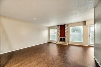 3101 Duck Creek Pkwy in Garland, TX - Building Photo - Building Photo