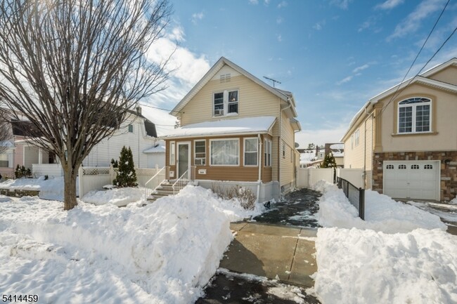 property at 529 Ainsworth St