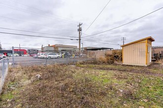 3011 E Queen Ave in Spokane, WA - Building Photo - Building Photo