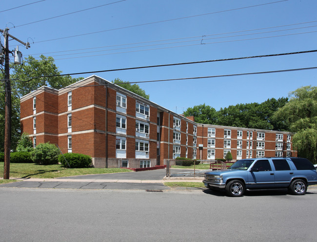 Eastbrook Towers & Stonebridge Apartments in East Hartford, CT - Building Photo - Building Photo