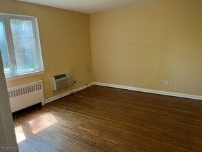 80C Troy Dr in Springfield, NJ - Building Photo - Building Photo