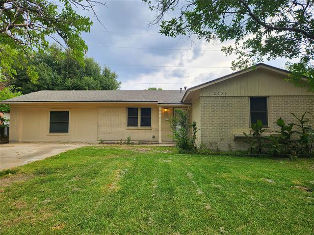 2633 Crestbrook Ln in Grand Prairie, TX - Building Photo