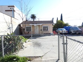 Fix and Flip or Land Deal! in Los Angeles, CA - Building Photo - Other