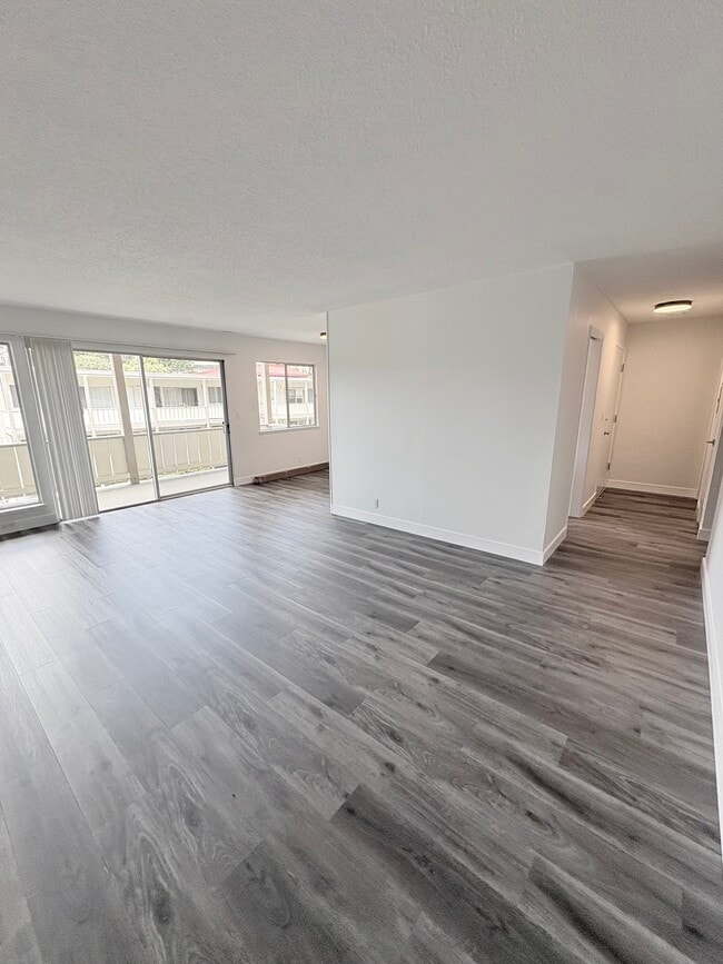 16 S Knoll Rd, Unit 124