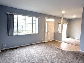 2279 Reflections Dr in Aurora, IL - Building Photo - Building Photo