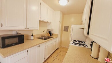 818 7th St in Santa Monica, CA - Building Photo - Building Photo