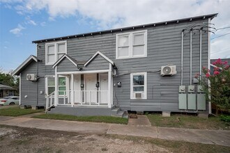 1401 Collier St in Houston, TX - Building Photo - Building Photo