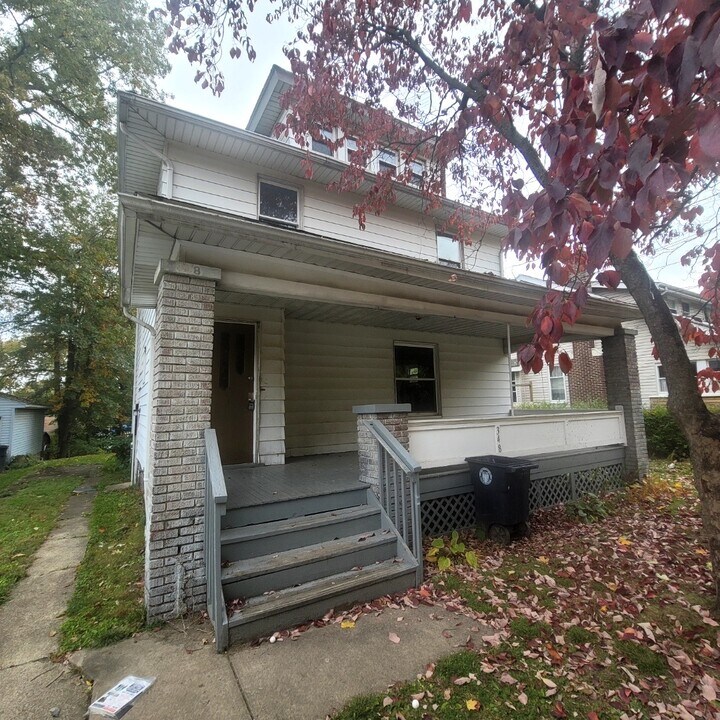 348 Ruckel Rd in Akron, OH - Building Photo