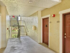 5551 Bentgrass Dr in Sarasota, FL - Foto de edificio - Building Photo
