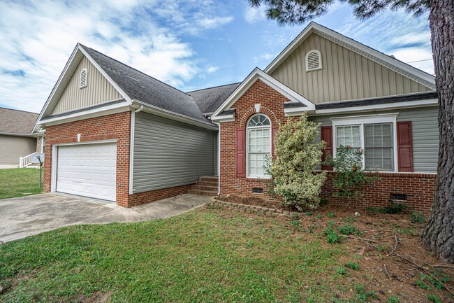 property at 2204 Quail View Trail