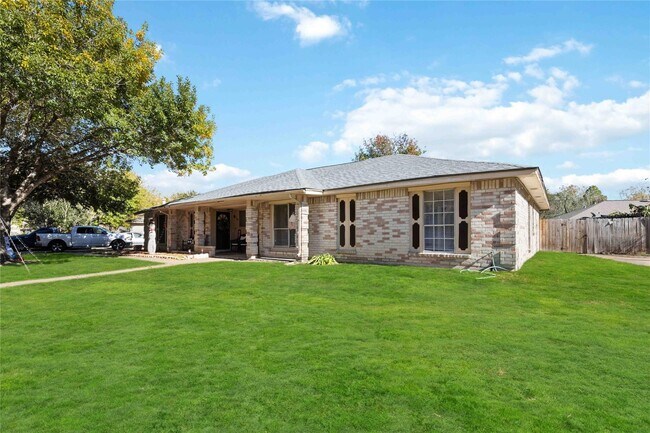 property at 3811 Meadow Pl Dr