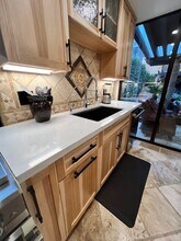 7815 W 83rd St in Los Angeles, CA - Foto de edificio - Building Photo