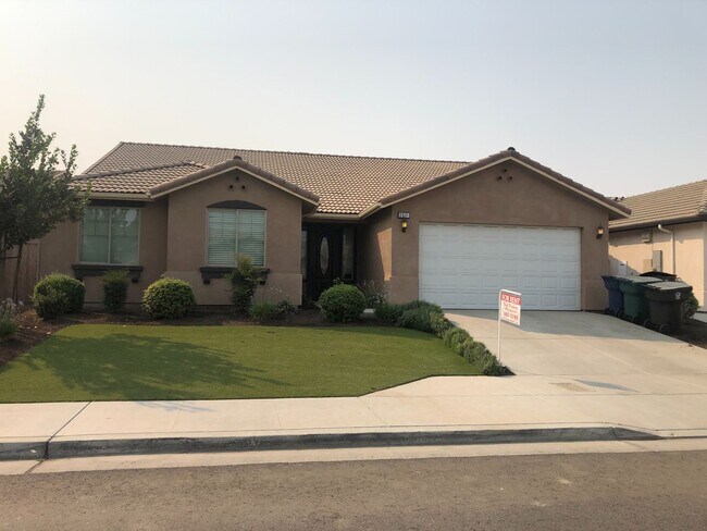 3031 Windmill Ct in Tulare, CA - Building Photo - Building Photo
