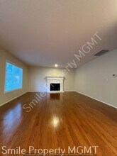 6109 Summer Woods in Lake Oswego, OR - Foto de edificio - Building Photo