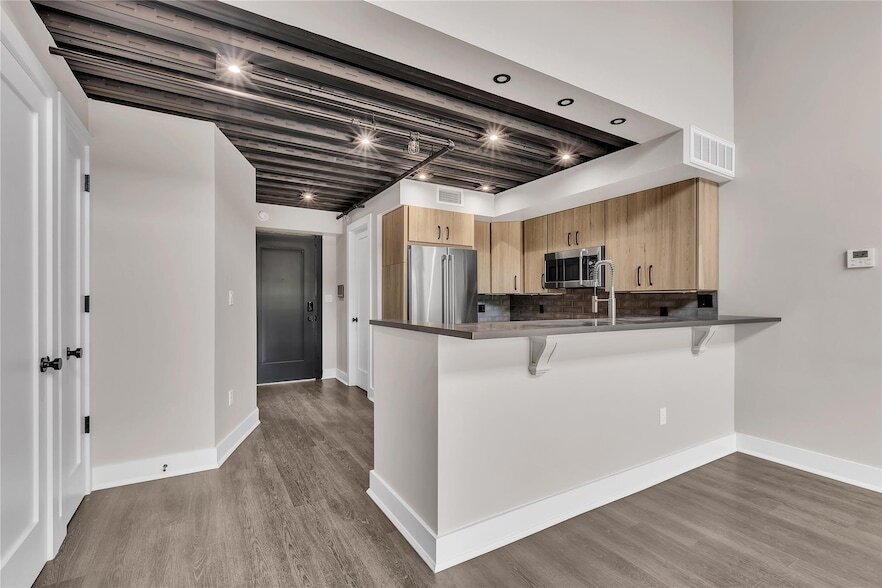 172 E Prospect Ave, Unit 308 in Mamaroneck, NY - Building Photo