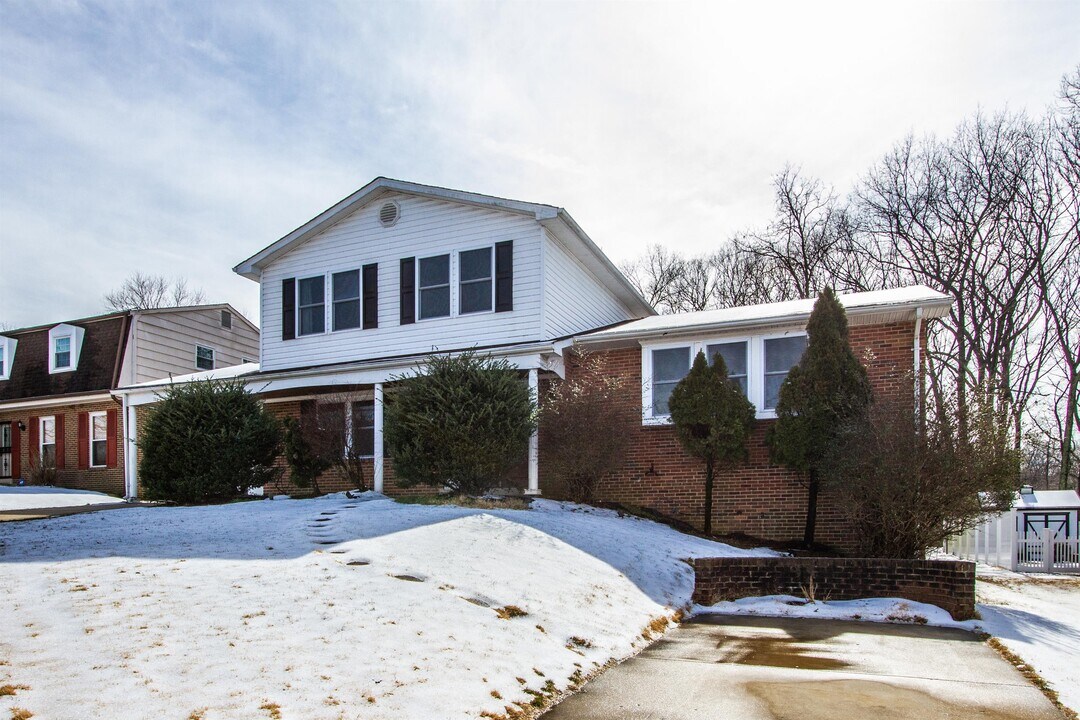 13308 Fort Washington Rd in Fort Washington, MD - Building Photo