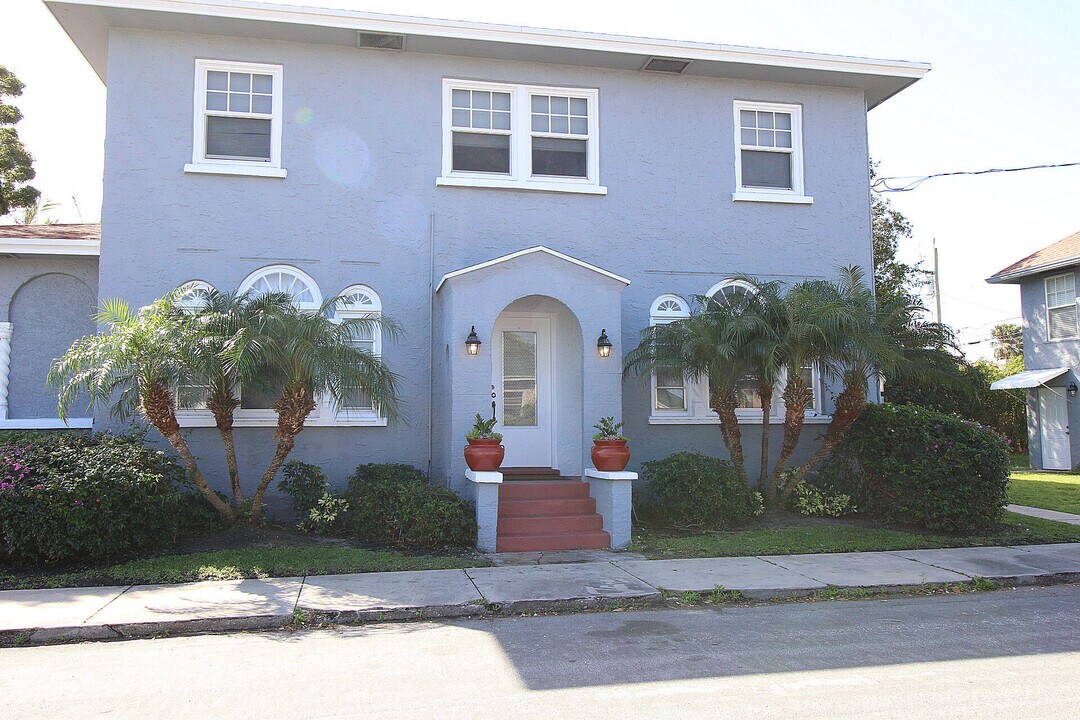301 S Palmway in Lake Worth Beach, FL - Building Photo