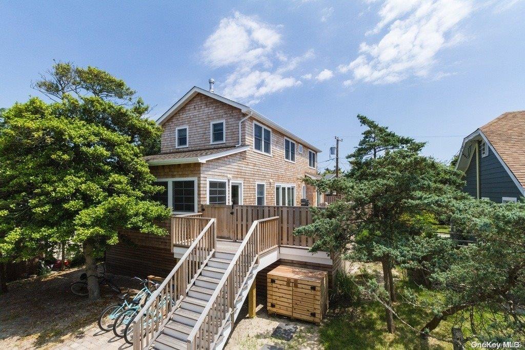 109 Bungalow Ln in Ocean Beach, NY - Building Photo