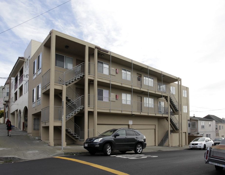 91 Hillcrest Dr in Daly City, CA - Building Photo