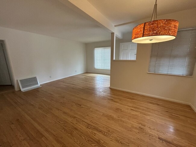 15051 Germain St in Mission Hills, CA - Building Photo - Building Photo