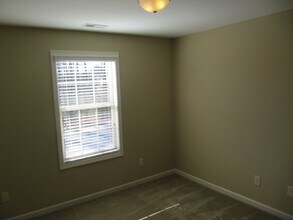 6183 Neuse Wood Dr in Raleigh, NC - Building Photo - Building Photo
