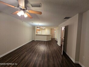 8550 Argyle Business Loop in Jacksonville, FL - Foto de edificio - Building Photo