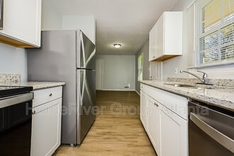 126 Amberwood Ln in Griffin, GA - Building Photo - Building Photo