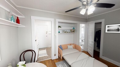 Darlington Court Apartments in Los Angeles, CA - Building Photo - Building Photo